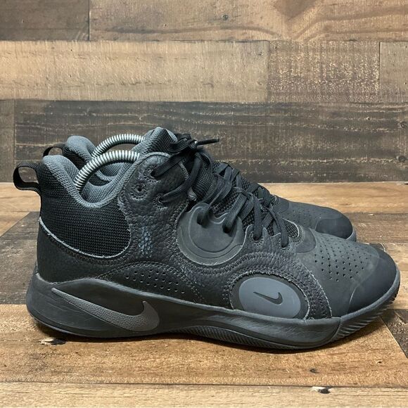 Athletic_Shoes